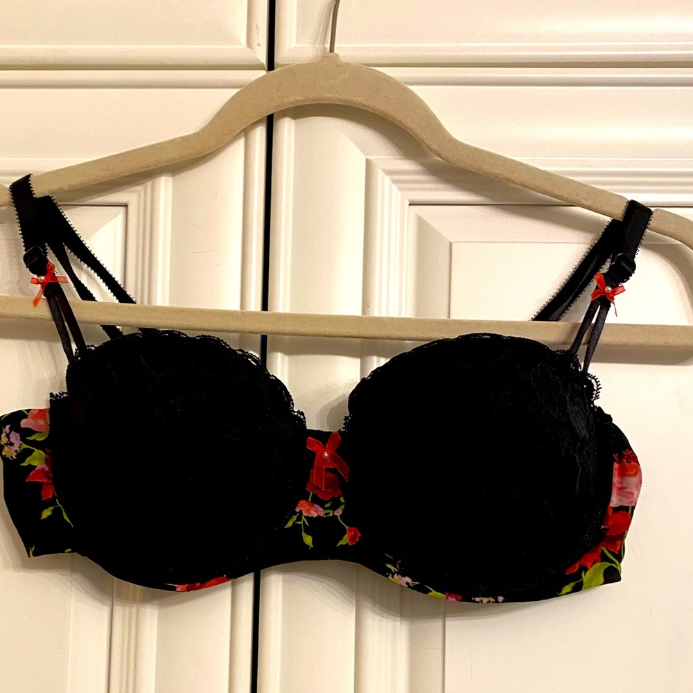 Gently Used Size 36B Victoria’s Secret Balconet Bra